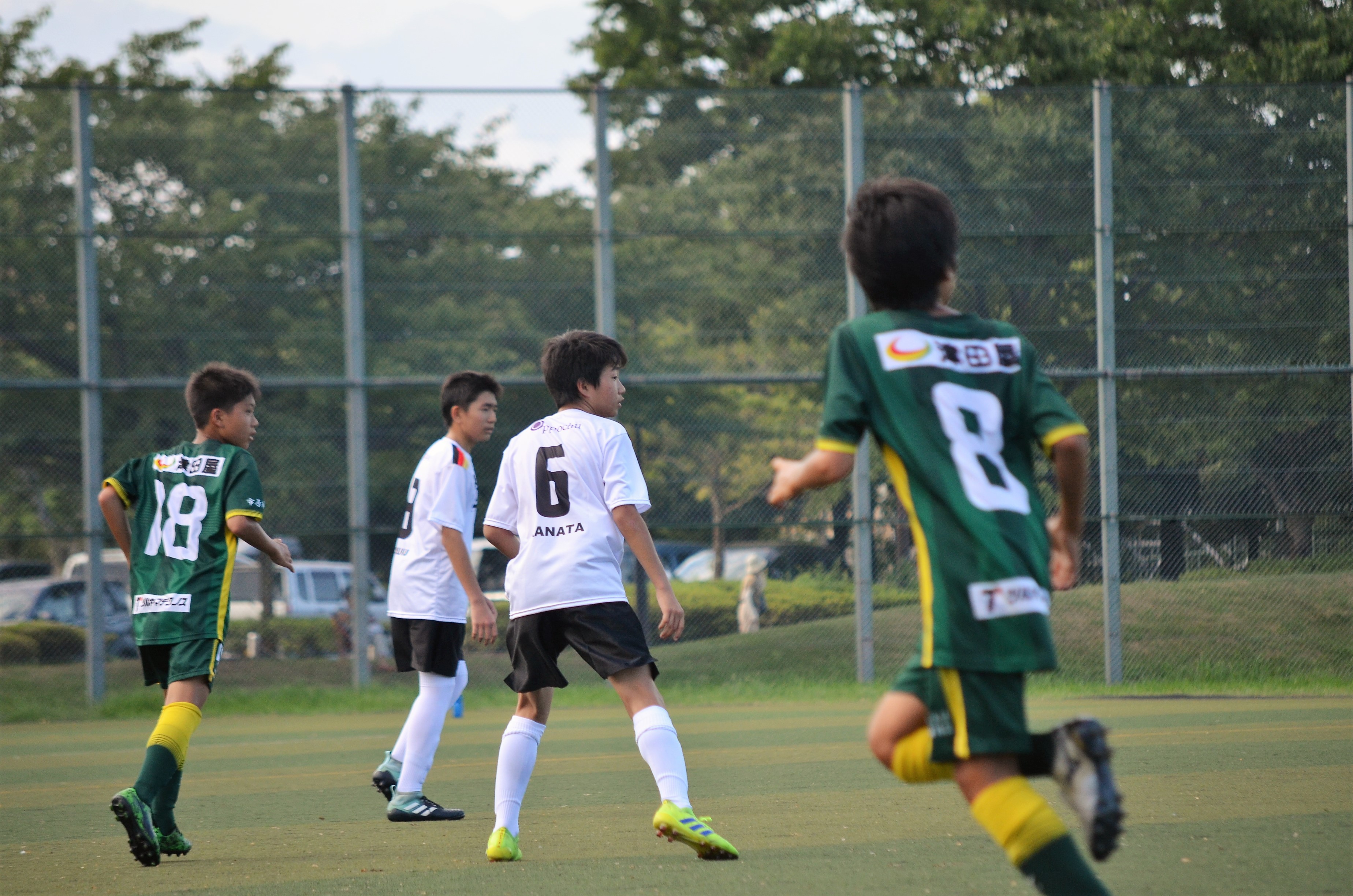 【神奈川校U-14】センターバック（６番・横山奏大（よこやまかなた）選手と８番・西井輔（にしいたすく）選手）