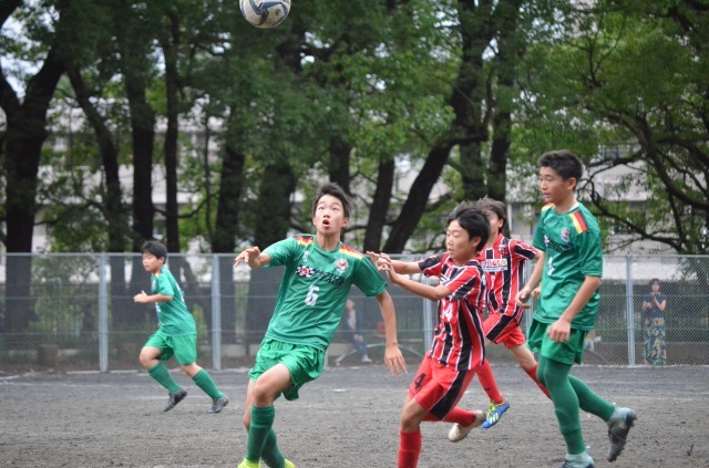 【神奈川校U-14】センターバック（６番・横山奏大（よこやまかなた）選手と８番・西井輔（にしいたすく）選手）